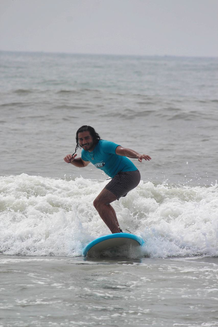 Surf lesson at Pondicherry Surf School