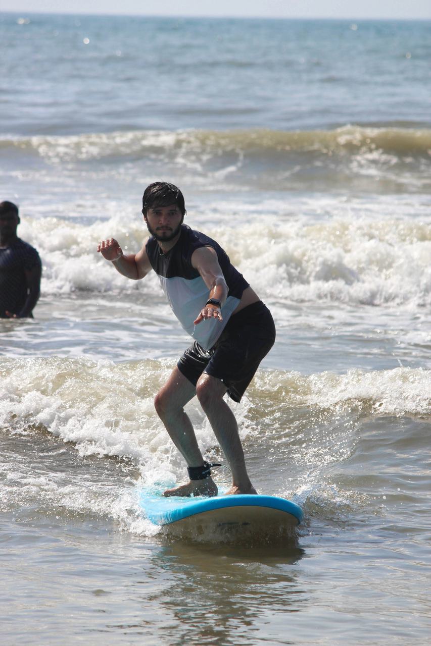 Surf lesson at Pondicherry Surf School