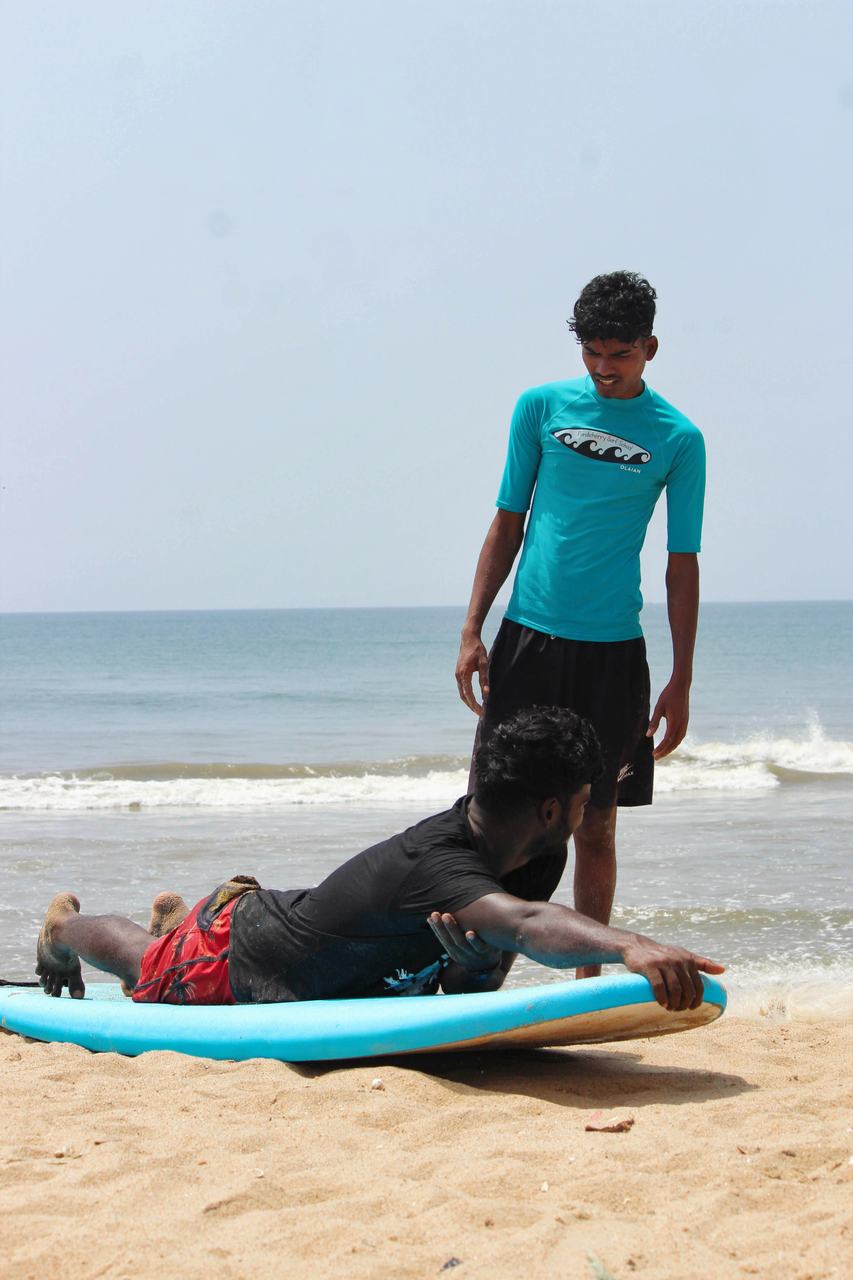 Surf lesson at Pondicherry Surf School